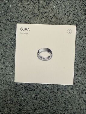 NWT Oura Silver Ring 4 Silver Size 9 - NEVER USED
